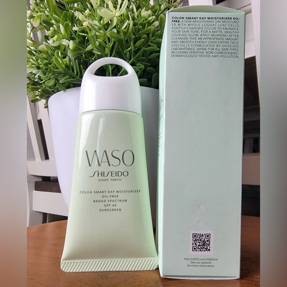Waso Shiseido Color Smart Day Moisturizer Oil Free SPF 30 Sunscreen 1.9 oz 50 ml - Picture 2 of 5